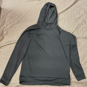 Rei green pullover sweater